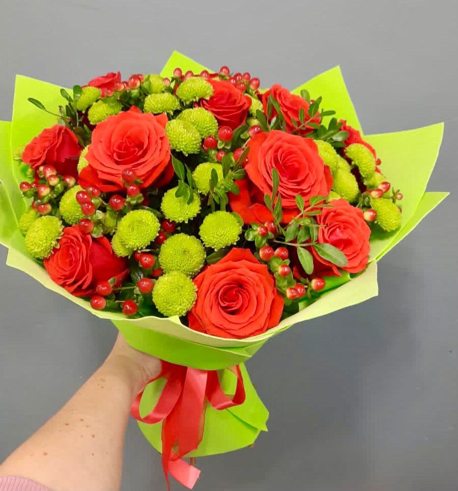 Букет цветов из: Хризантемы и Розы в Рощинском