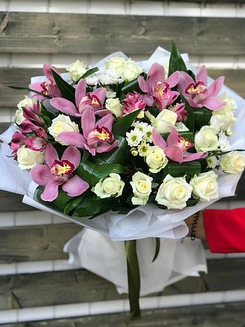 Букет цветов из: Розы и Хризантемы в Рощинском