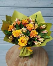 Букет цветов из:  Альстромерии и Розы в Рощинском