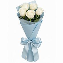 Букет 5 Белых роз Проуд в Рощинском