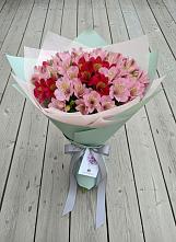 Букет цветов из:  Альстромерии в Рощинском