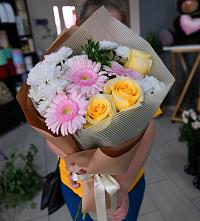 Букет цветов из:  Герберы, Розы и Хризантемы в Рощинском
