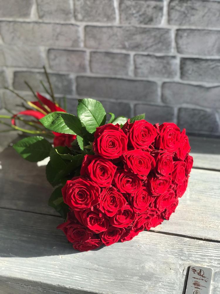 Букет Красные розы Фридом в Рощинском