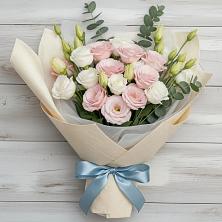 Букет цветов из:  Лизиантусы в Рощинском