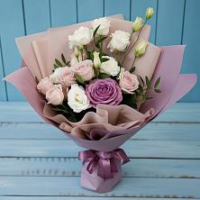 Букет цветов из:  Розы и Лизиантусы в Рощинском