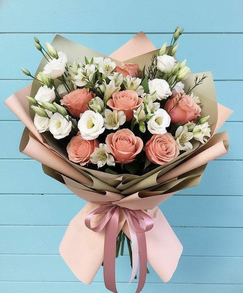 Букет цветов из: Розы, Альстромерии и Лизиантусы в Рощинском