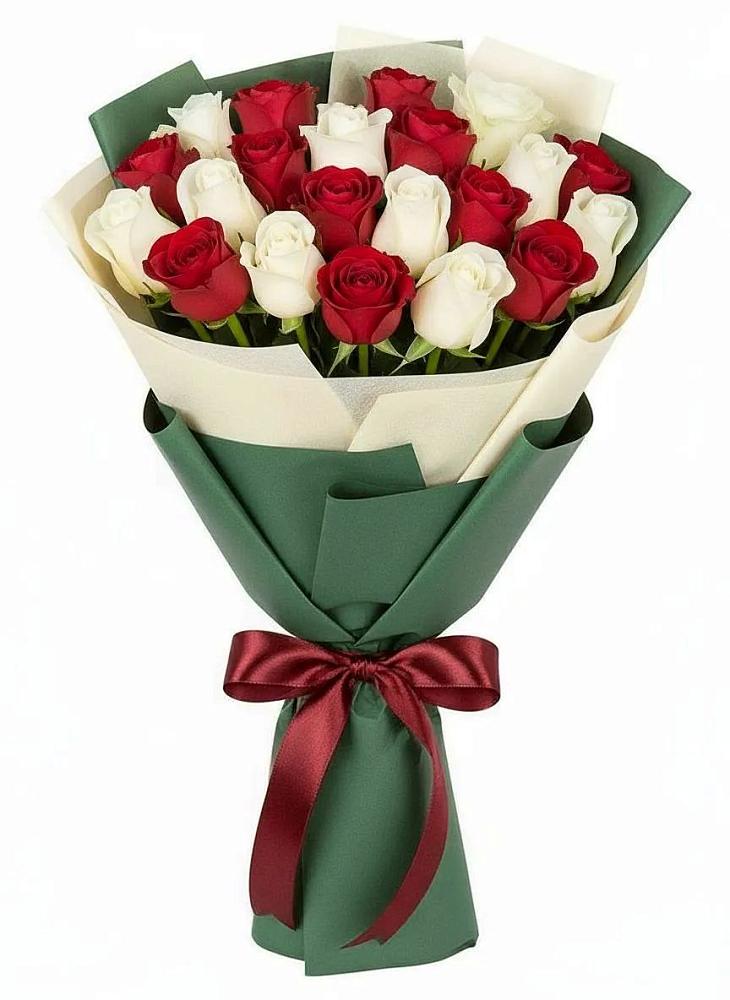 Букет Микс из красных и белых роз в Рощинском