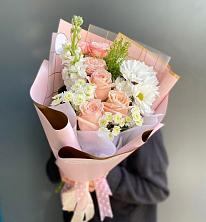 Букет цветов из:  Хризантемы и Розы в Рощинском