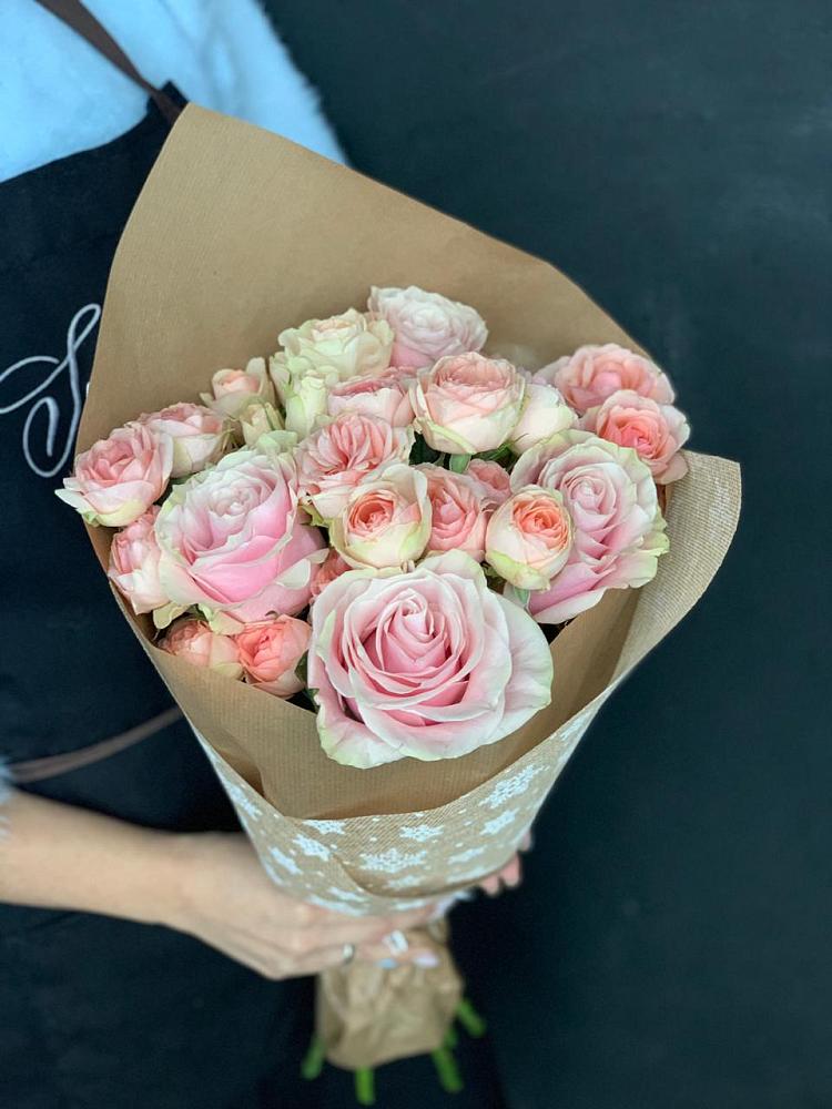 Букет цветов из: Хризантемы и Розы в Рощинском