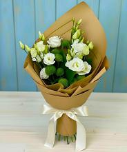 Букет цветов из:  Хризантемы и Лизиантусы в Рощинском