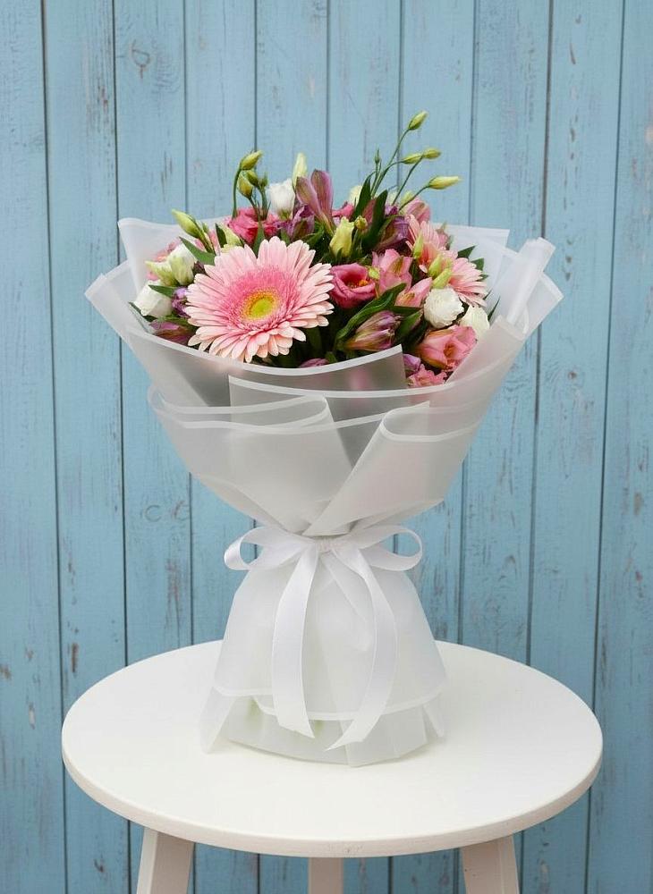 Букет цветов из: Герберы, Альстромерии и Лизиантусы в Рощинском