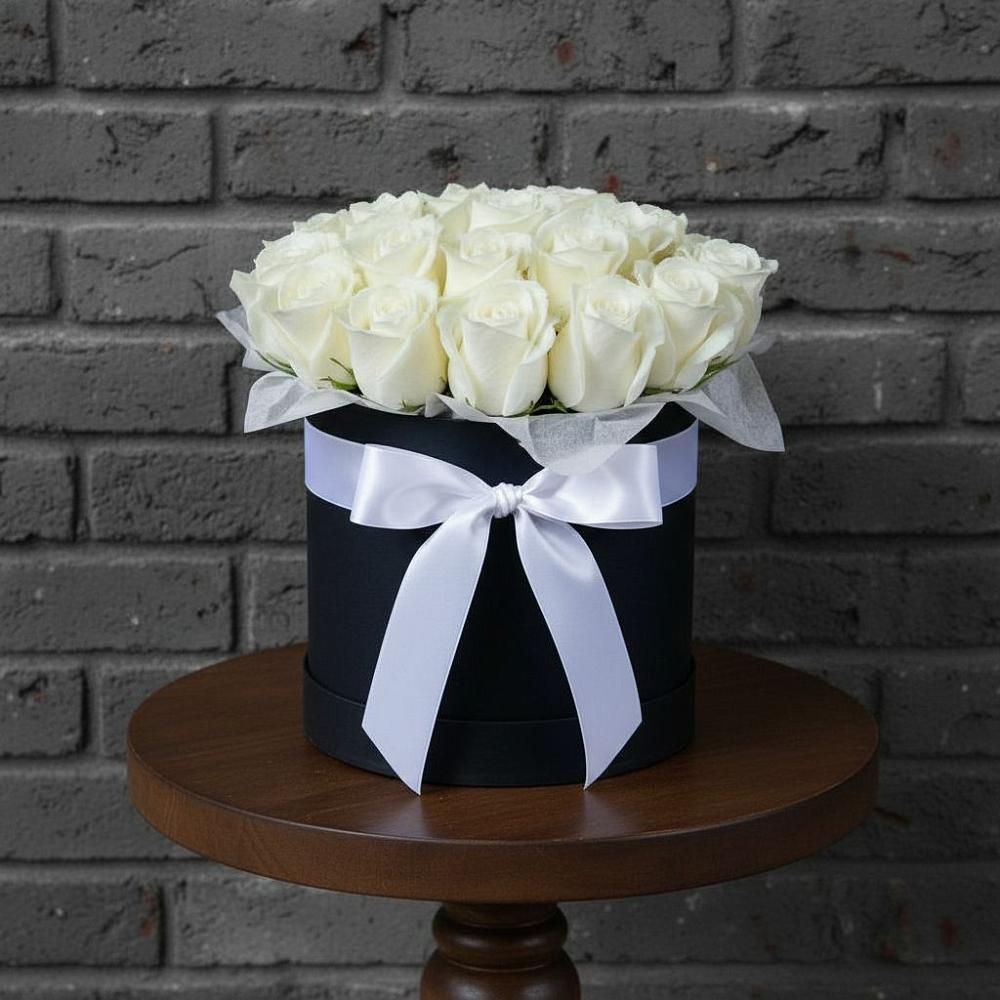 Цветочная композиция из Розы в шляпной коробке в Рощинском