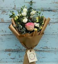 Букет цветов из:  Розы и Лизиантусы в Рощинском