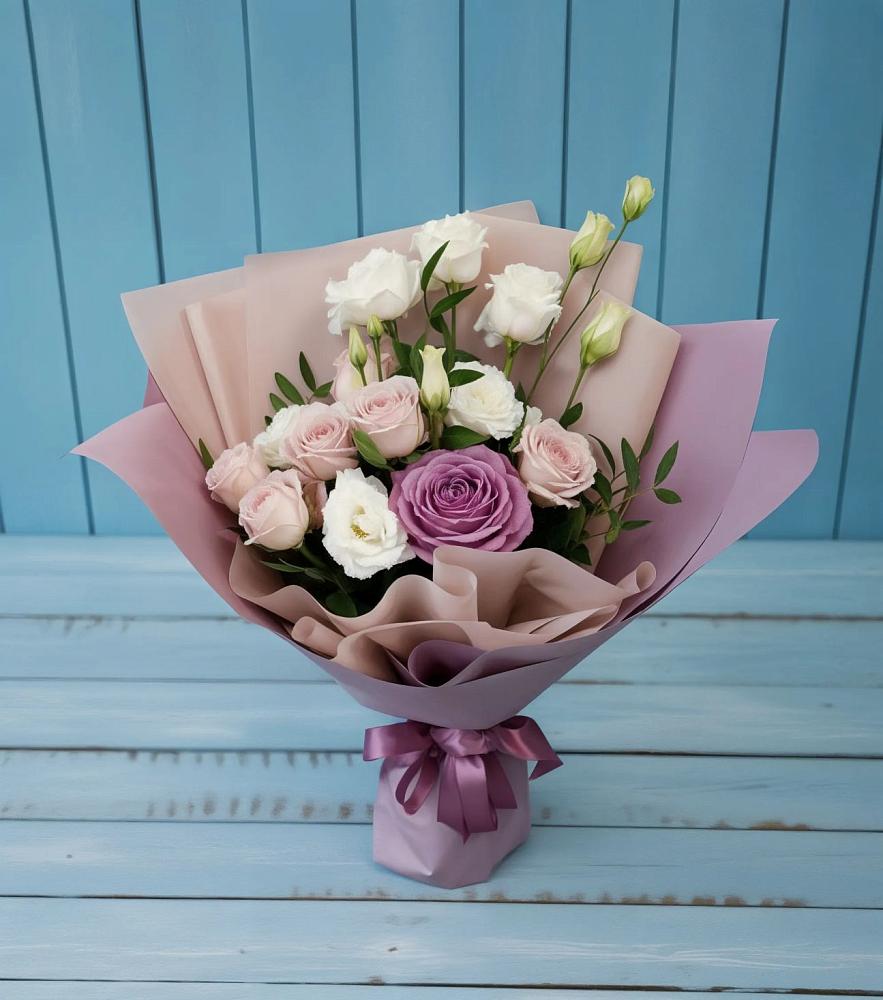 Букет цветов из: Розы и Лизиантусы в Рощинском